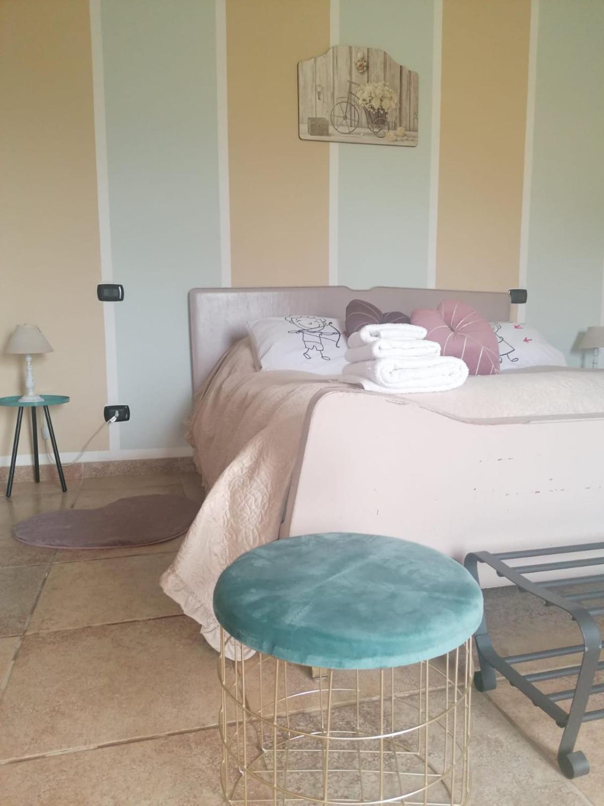 Casale Cavatella Bed & Breakfast Sermoneta Exterior photo
