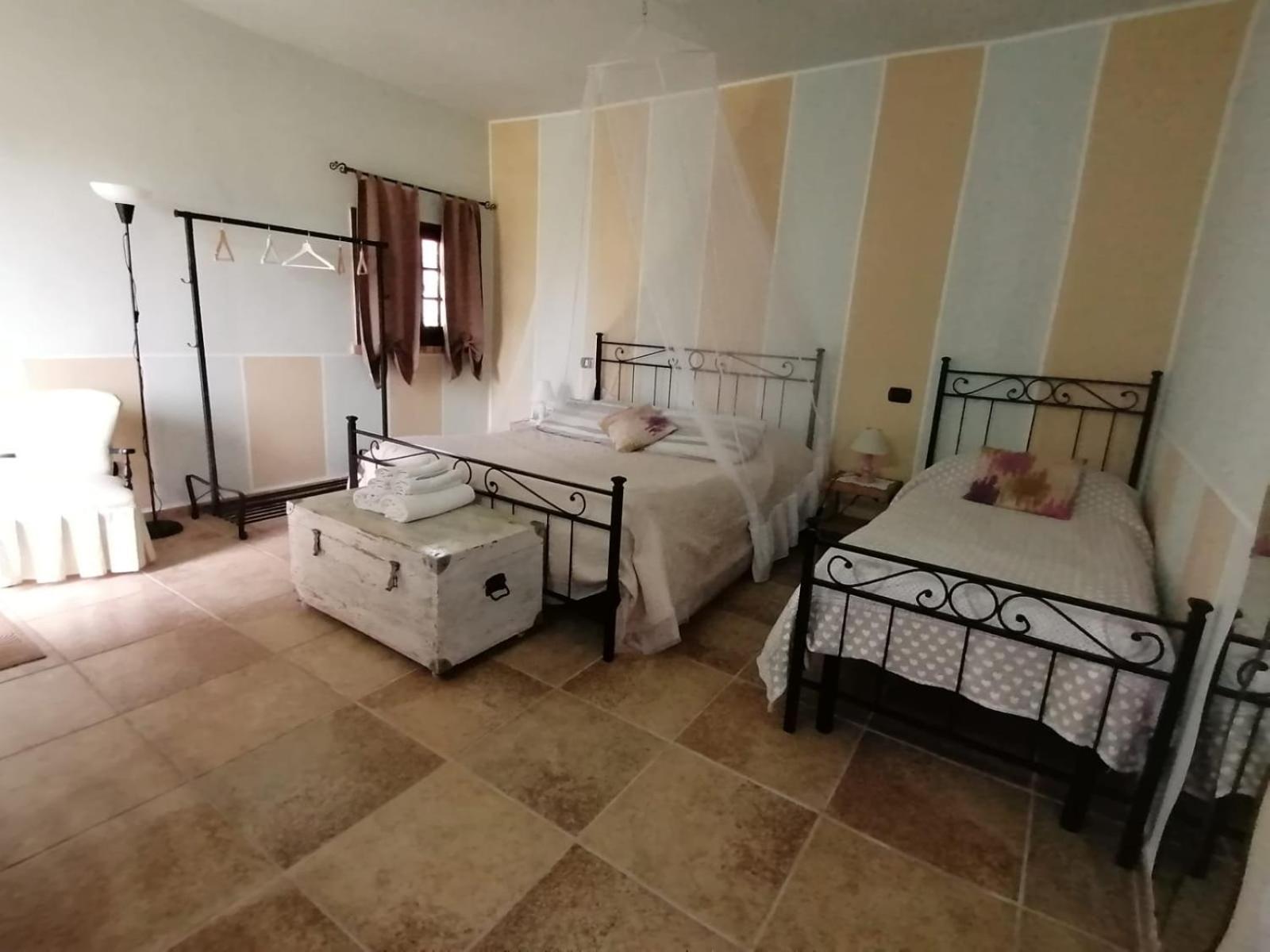 Casale Cavatella Bed & Breakfast Sermoneta Exterior photo