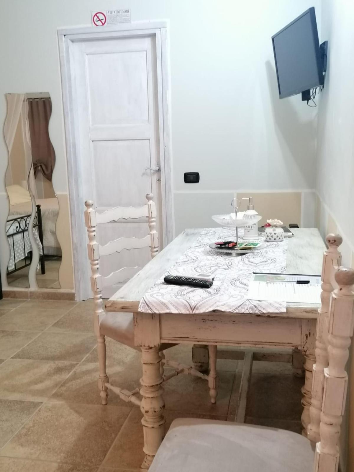 Casale Cavatella Bed & Breakfast Sermoneta Exterior photo