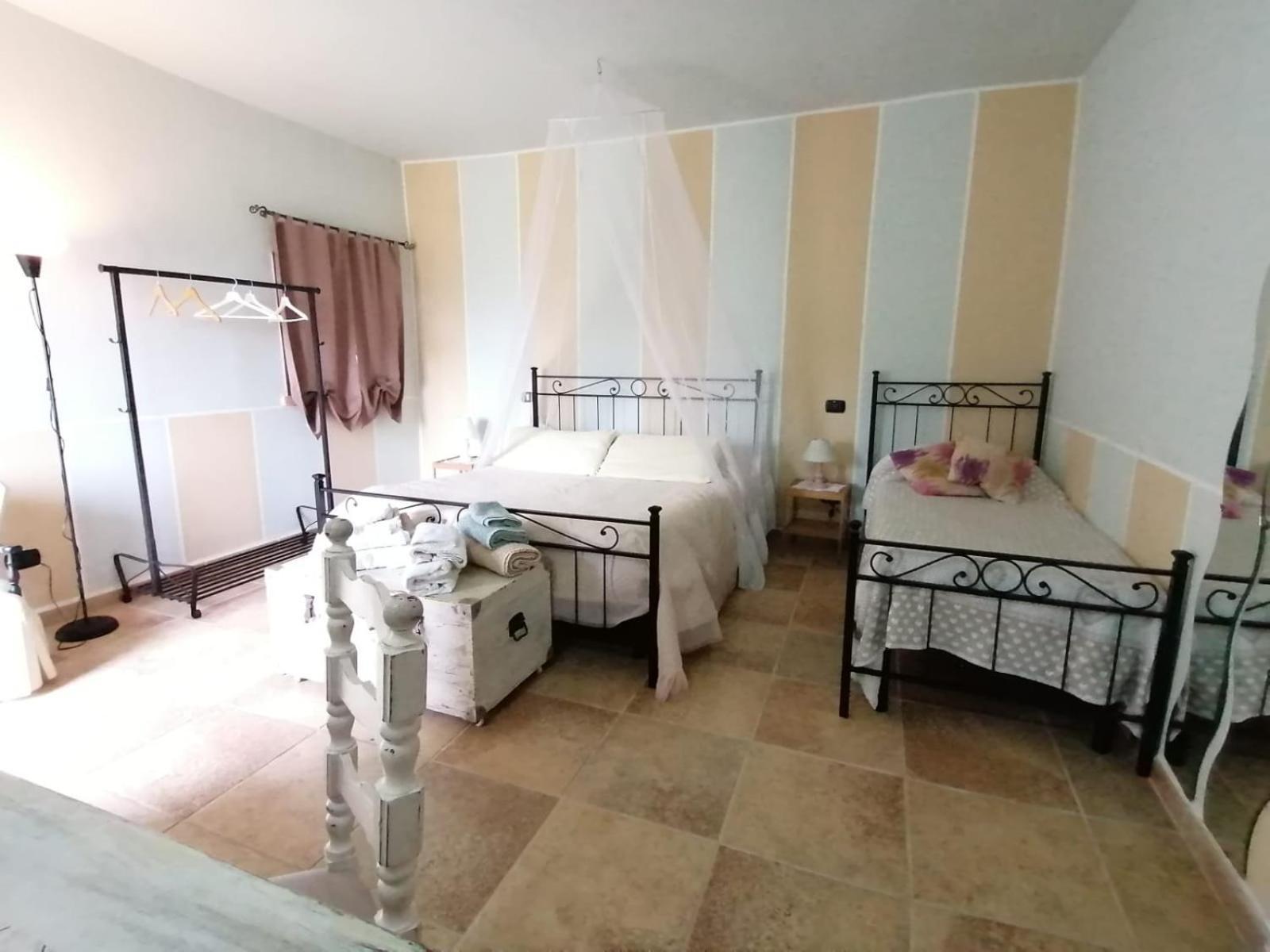 Casale Cavatella Bed & Breakfast Sermoneta Exterior photo