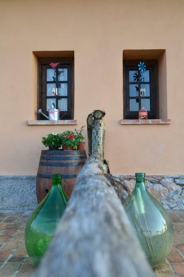 Casale Cavatella Bed & Breakfast Sermoneta Exterior photo